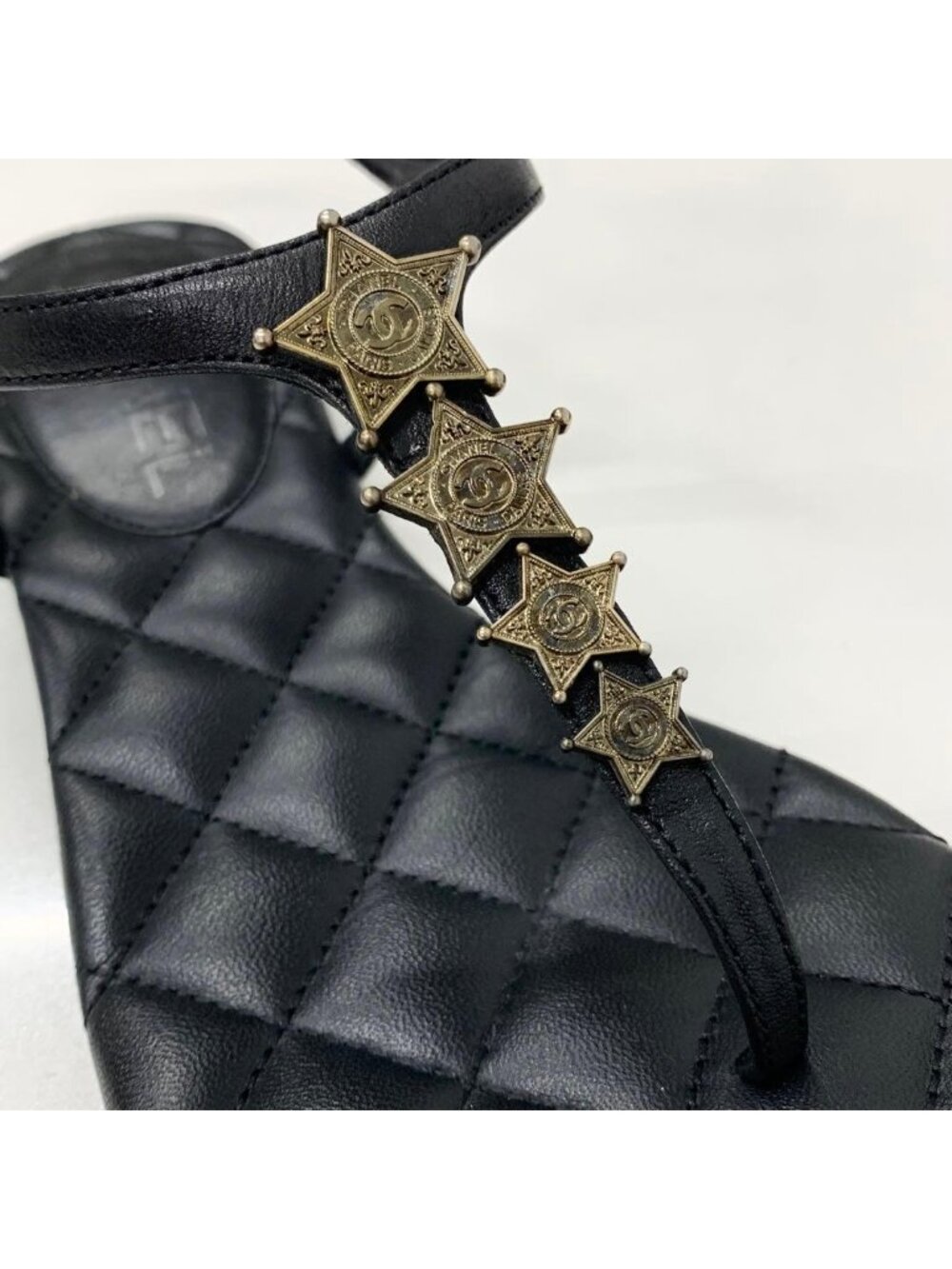 Chanel CC Logo Star Quilted Leather Thong Sandals Black - Picture 9 of 10